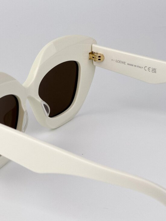 Loewe LW40127I ANAGRAM 25E Cat Eye Sunglasses – Ivory / Brown